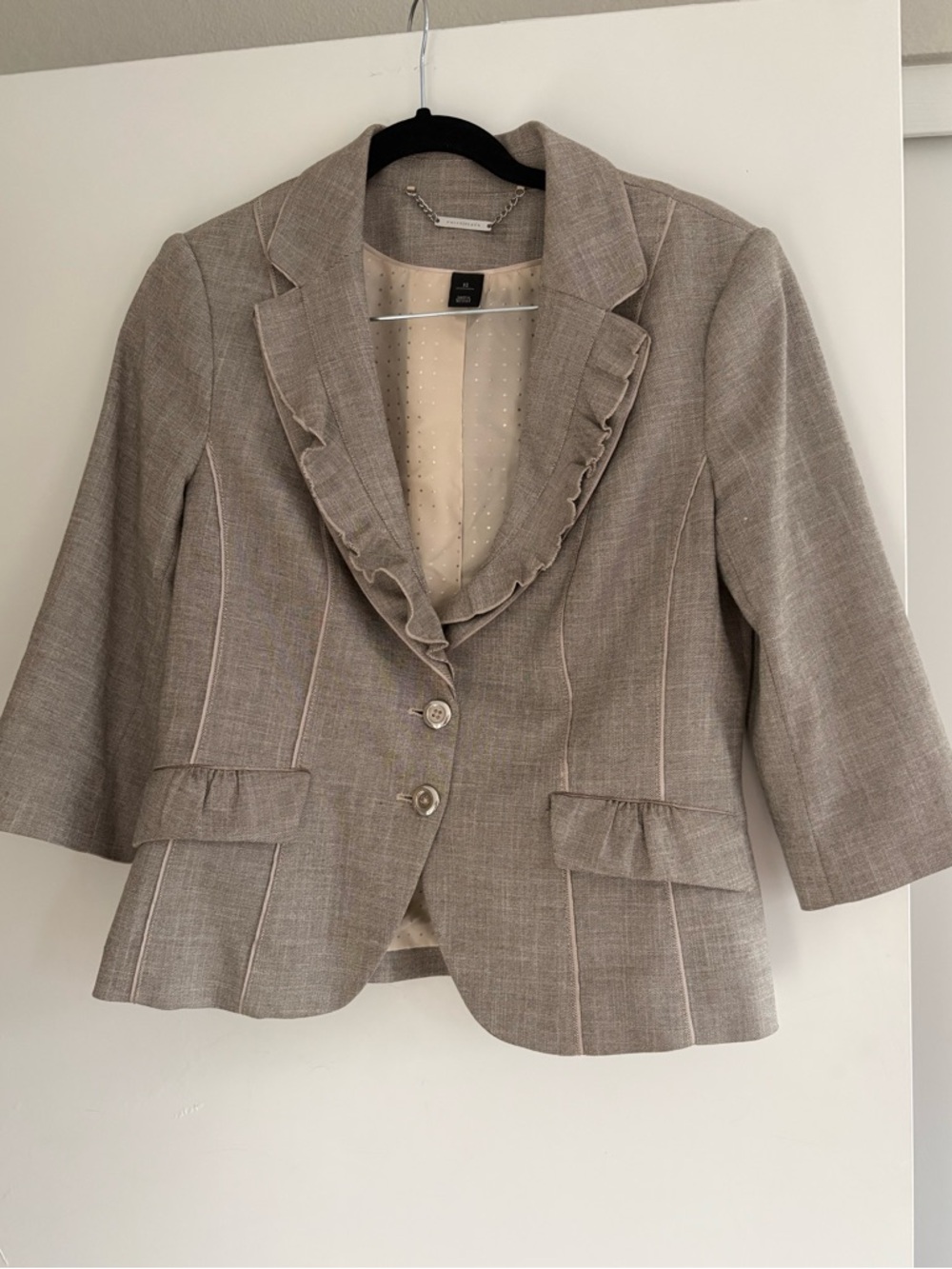 White House Black Market 2 Piece Suit Set Size 12R Beige Ruffle Blazer